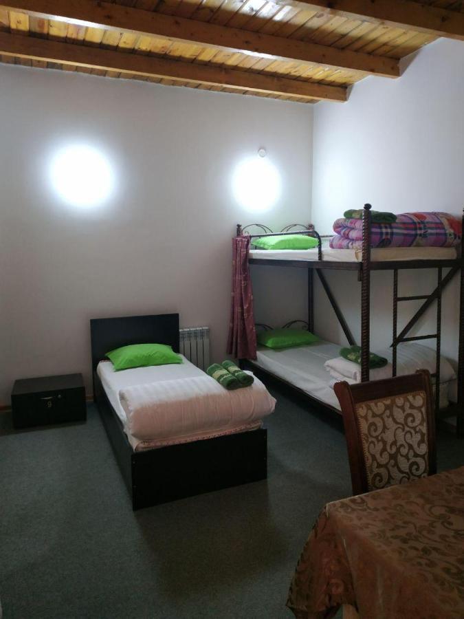 Sim Sim Hostel & Guest House Near The Church Semerkant Dış mekan fotoğraf